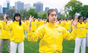 On May 13, 2018, part of New York City’s Falun Gong practitioners organised a series of large-scale exercises on Governor’s Island to celebrate World Falun Dafa Day.