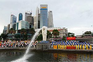 Singapore Practitioners Celebrate World Falun Dafa Day on 13th May